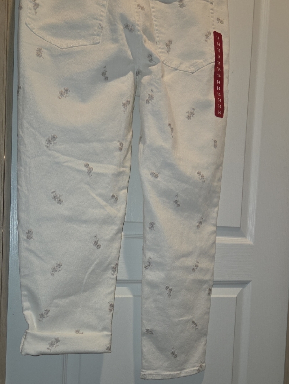 Seven7 Cream Straight Leg Jeans with Subtle Floral Embroidery - Picture 4 of 10
